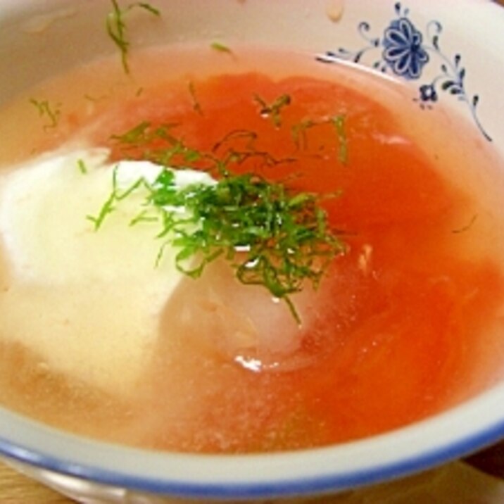 冷たいトマトとヨーグルトのスープ